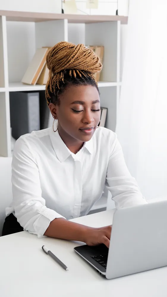 A People Science analyst drafting an insights report